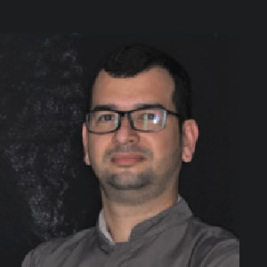 Dr. Carlus Moraes