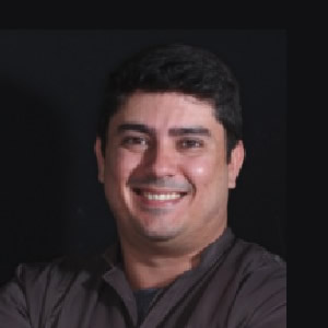 Dr. Kelton Gonçalves